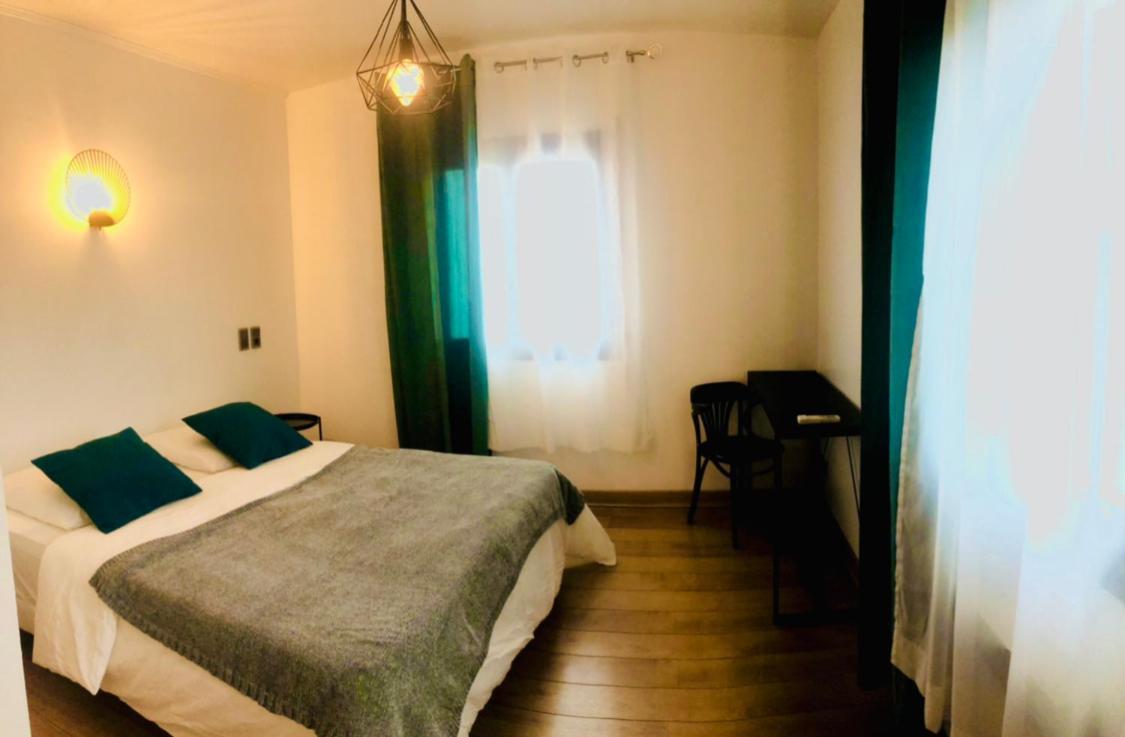 Les Chambres De La Bourse Pont-Saint-Esprit Ngoại thất bức ảnh