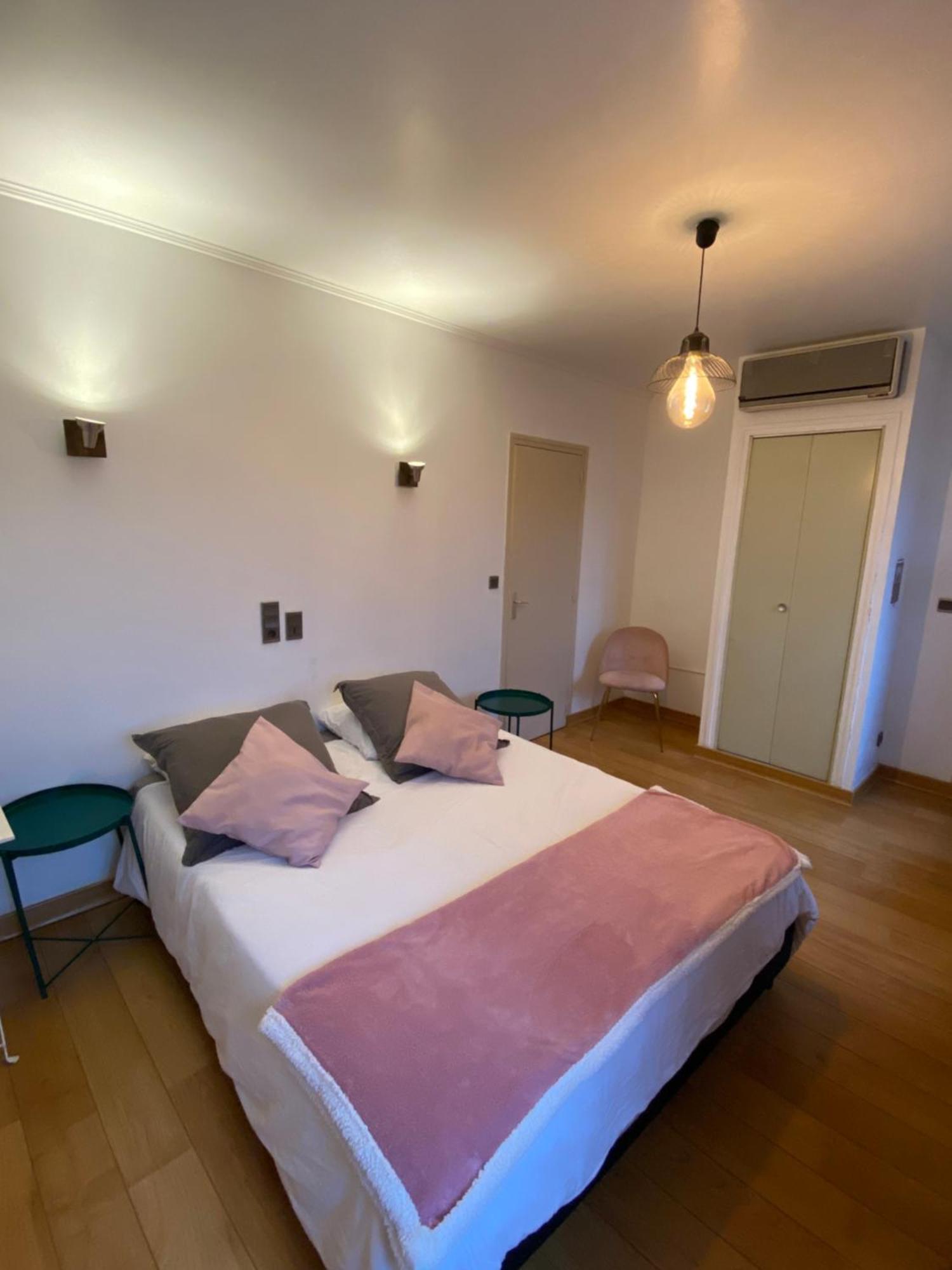 Les Chambres De La Bourse Pont-Saint-Esprit Ngoại thất bức ảnh